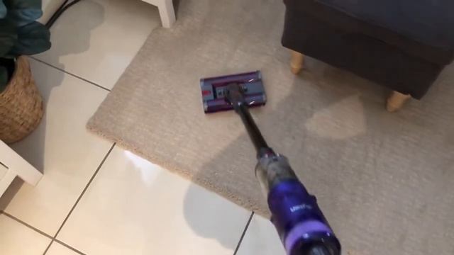 Concierge Member Ange Reviews the Dyson Omni-Glide Cordless Vacuum | The Good Guys смотреть онлайн