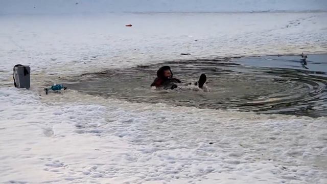 Костюм-поплавок для зимней рыбалки Rescue смотреть онлайн
