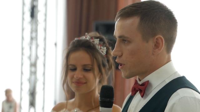 Подарок для родителей на свадьбе, душевные слова маме и папе. Очень трогательно! смотреть онлайн