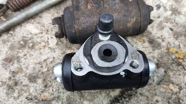 LADA Kalina задний тормозной цилиндр и ступичный подшипник