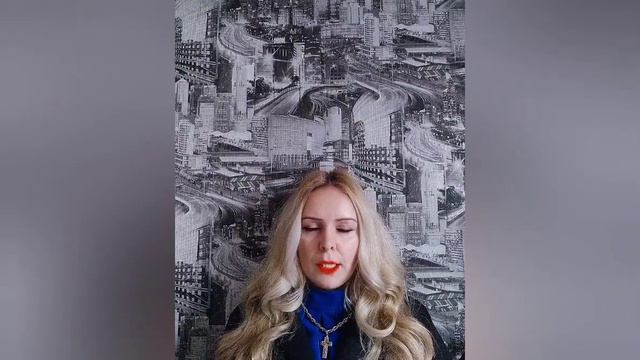 Её мама решает всё! Девушка слушается маму. Женщина слушается маму. Жена слушается маму. Тёща и жен