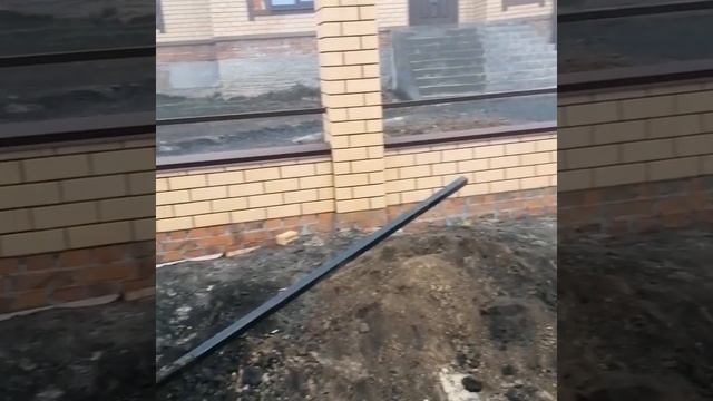 Кирпичный забор смотреть онлайн