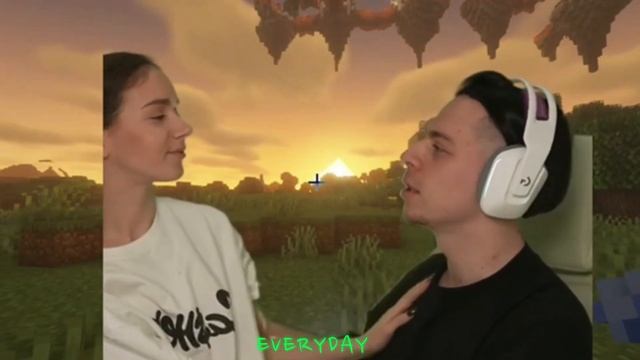 ФРЕЙМ ТЕЙМЕР И КИРА ЦЕЛУЮТСЯ НА ЗАКАТЕ смотреть онлайн