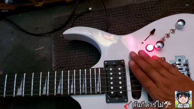 ติดตั้งไฟ led guitar ทั้งตัว เปลี่ยน logo เป็น ibanez ทำระบบไฟกระพริบตามเสียง смотреть онлайн