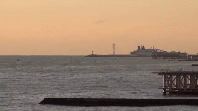 Вагончик к морю. Санаторий Ворошилова в Сочи смотреть онлайн