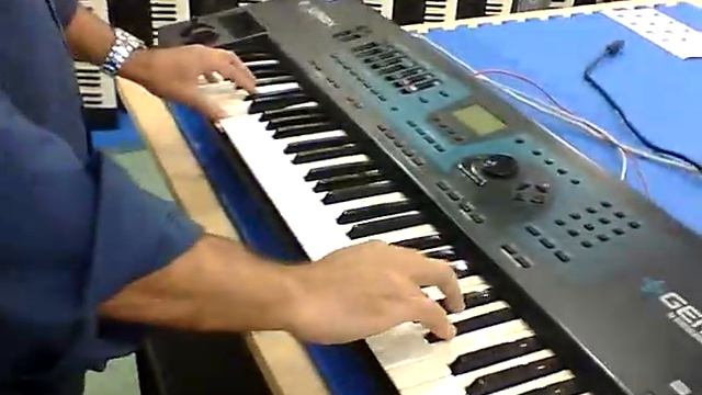 Sergio mello demonstrando o Lead synth do Gem Equinox na Sommexe em 2012 смотреть онлайн