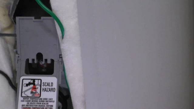 How to Adjust the Temperature on an Electric Water Heater смотреть онлайн