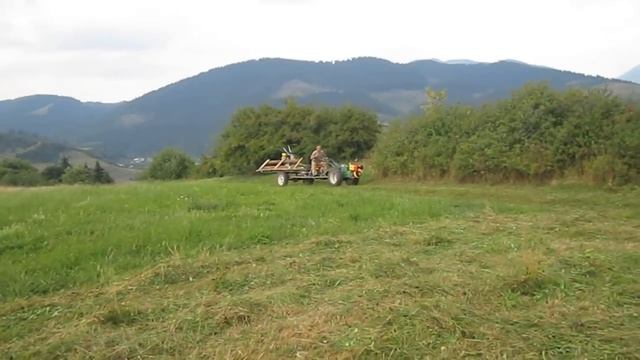 Мотоблок Holder-Sadko 4x4, сенокосилка Agrostroj / Motorblock-Halter-Sadko 4x4, Mäher Agrostroj