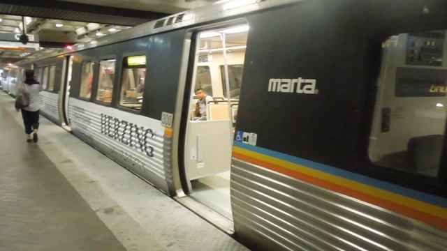 MARTA: Edgewood-Candler Park bound Green Line train at Five Points смотреть онлайн