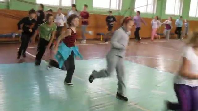 Урок физкультуры. Школа №601. 01.10.2012. (1) смотреть онлайн