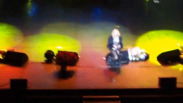 Подпевайте Кристине Орбакайте.