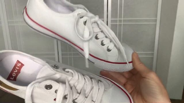 СЕКОНД ХЕНД НАХОДКИ: СВАДЕБНЫЕ ТУФЛИ ? И КЕДЫ LEVI’S ? смотреть онлайн