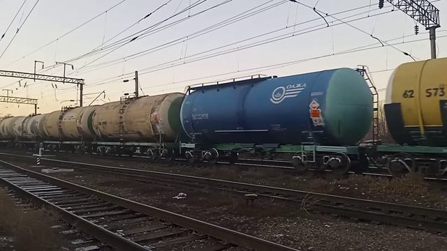 Тепловоз ТЭЗЗА-0105 с грузовым вагонами Станция Алматы-1 Хроника-КТЖ.