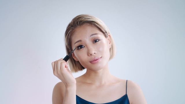 Illuminating Vibrant Look | Beauty How-To | Shiseido смотреть онлайн