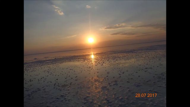 ЗАКАТ НА ОЗЕРЕ ЭЛЬТОН смотреть онлайн