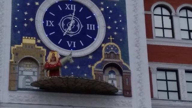 Икона "Троеручица" в часах башни Национальной художественной галереи в Йошкар-Оле. смотреть онлайн