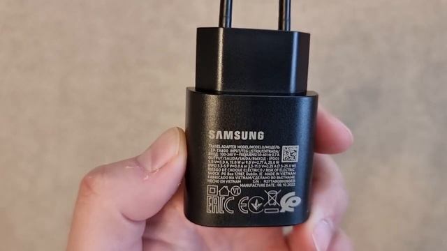 Samsung 25W Power Adapter (EP-TA800) - Unboxing
