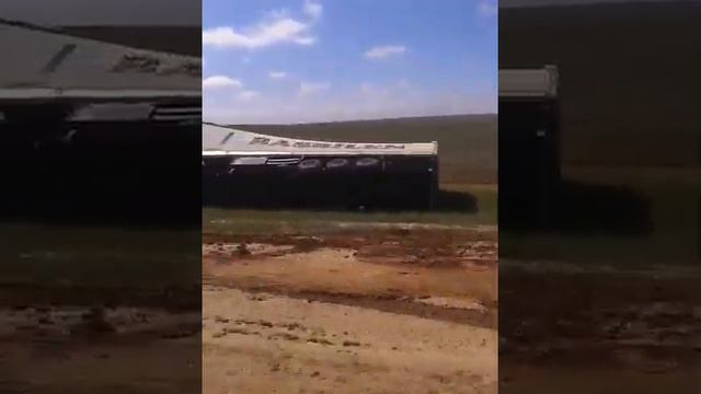 Фура на обочине