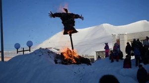 Сжигание чучела зимы на Масленицу