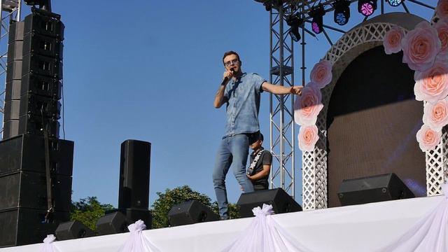 Макс Барских. «Большая свадьба» (Співоче Поле | 05.06.16) смотреть онлайн