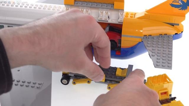 Good value, but where are the seats?! ✈ LEGO City Passenger Airplane review! 60262 смотреть онлайн