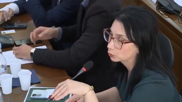 Հայերենում «ա» օժանդակ բայ չկա, խոսեք «է»- երով, շատ տգեղ է . Սոնա Աղեկյան