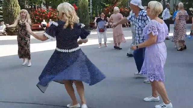 🌟ОЙ БІДА,А Я 😊БАБА МОЛОДА 👍🌹💃💃💃 смотреть онлайн