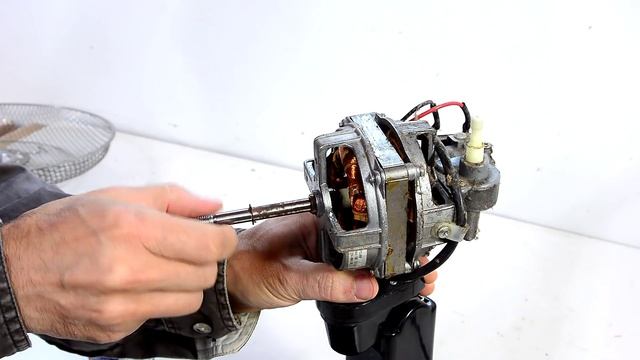 Fixing a seized oscillating fan motor смотреть онлайн