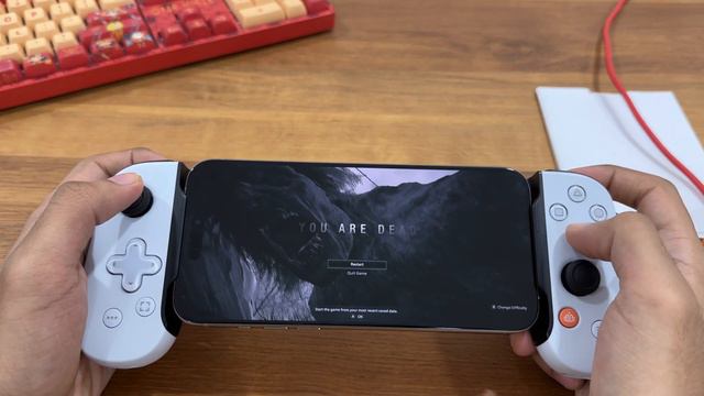 iPhone 15 Pro - Resident Evil Village Gaming Test + Temperature смотреть онлайн