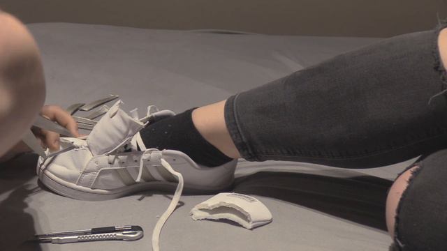 Adidas Grand Court destroyed on girlfriend feet смотреть онлайн