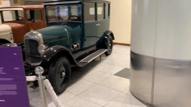Ретро автомобили Уникальная коллекция старинных авто смотреть онлайн
