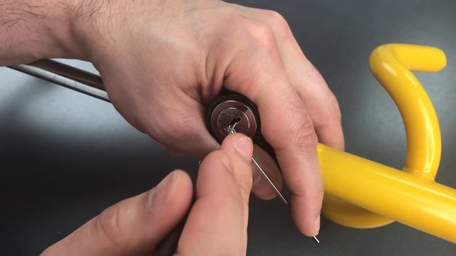 [683] Unusual Flaw in the Twin Hook “Club” Steering Wheel Lock смотреть онлайн