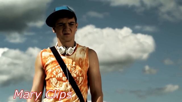 Женя + Лёша // Клип // А он тебя целует // [т\с "Сваты"] смотреть онлайн