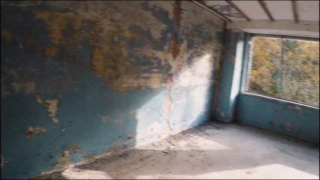 Луга: памятники и старый завод. FPV 4К смотреть онлайн