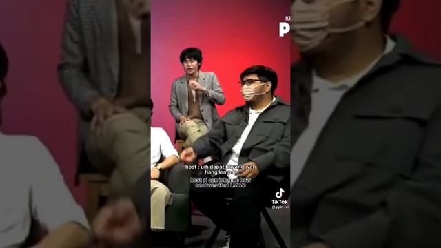 barcode threw hamburger on someone's face🤣🤣🤣🤣#kinnporschetheseries #barcode смотреть онлайн