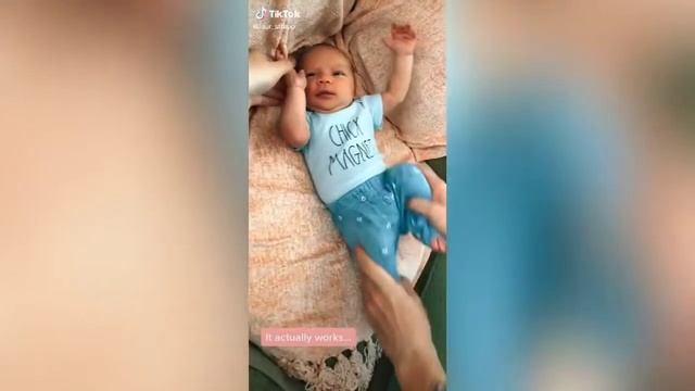 Funny Baby Fart Challenge TIKTOK Compilation смотреть онлайн