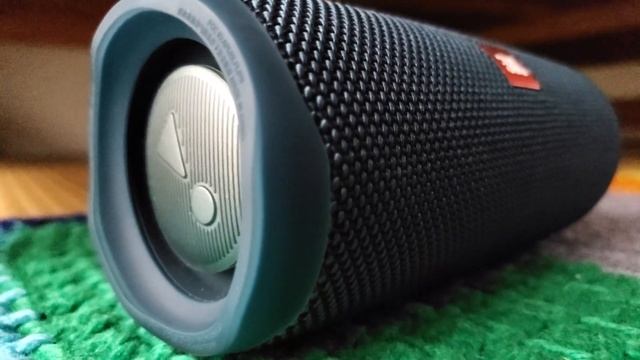 JBL Flip 5 Normal Bass Test 4k 60fps смотреть онлайн