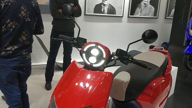 Twenty Two Motors Flow Electric Scooter Launched, gets Reverse Gear - Auto Expo 2018 #ShotOnOnePlus смотреть онлайн