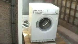 А что будет если кирпич положить в стиральную машинку