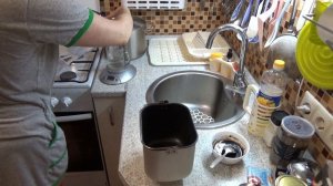 Пеку пшенично-ржаной хлеб на солоде. Запаслась приправами.