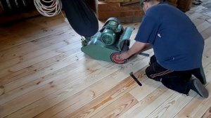 Шлифовка деревянного пола.