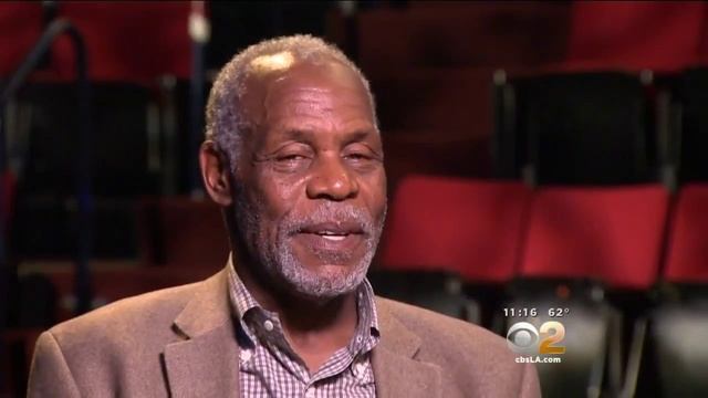 Danny Glover Talks About What Makes Him Tick And How He Got His Start смотреть онлайн