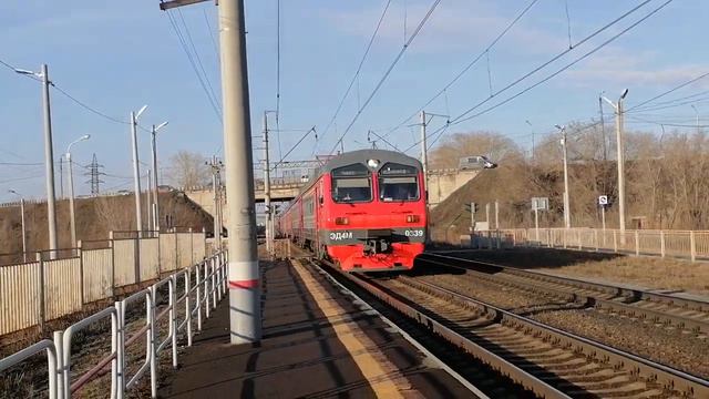 Электропоезд ЭД4М-0339 прибывает на о.п. Подстанция смотреть онлайн