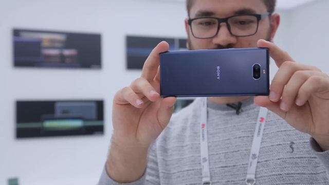 Hands-on: esses são os Xperia 10 e Xperia 10 Plus - MWC 2019 - TecMundo смотреть онлайн