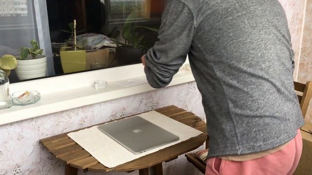 Совершенно потрясающе: Распаковка 13-дюймового MacBook Pro 2017 смотреть онлайн
