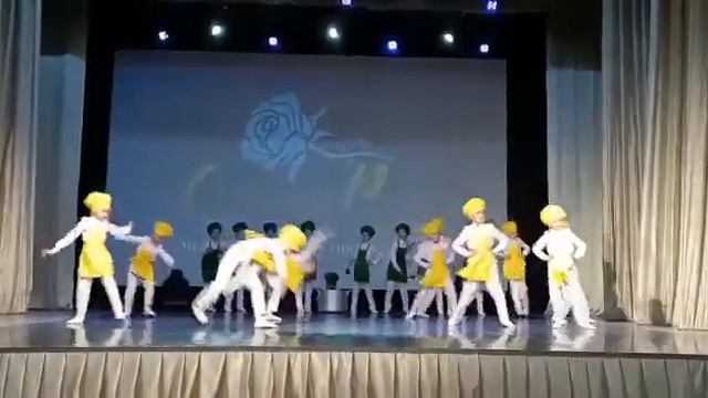 Хореографический ансамбль "Пируэт". Номер "Поворята" смотреть онлайн