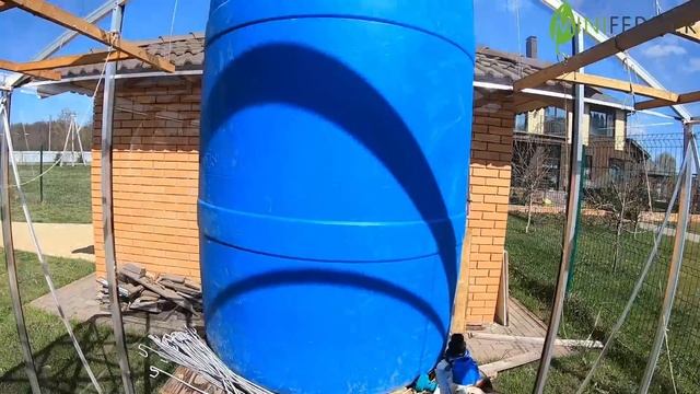 КАПЕЛЬНЫЙ ПОЛИВ В ТЕПЛИЦЕ СВОИМИ РУКАМИ: со стрелками - капельницами. Пример 1 смотреть онлайн