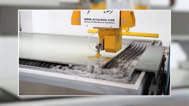 WJ5 от AitalMac - 5-осевой станок гидроабразивной резки с числовым программным управлением.