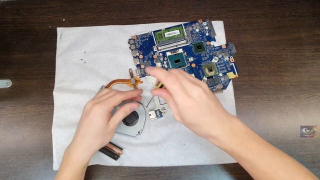 Отключается Acer 253 mg замена термопасты Acer 253 mg thermal paste replacement turns off смотреть онлайн