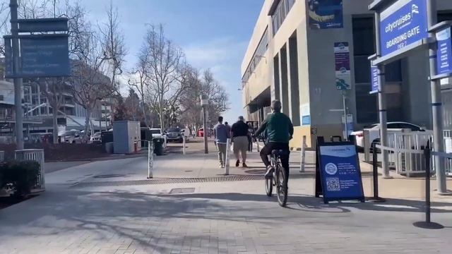 BUS, KERETA, MUSEUM смотреть онлайн